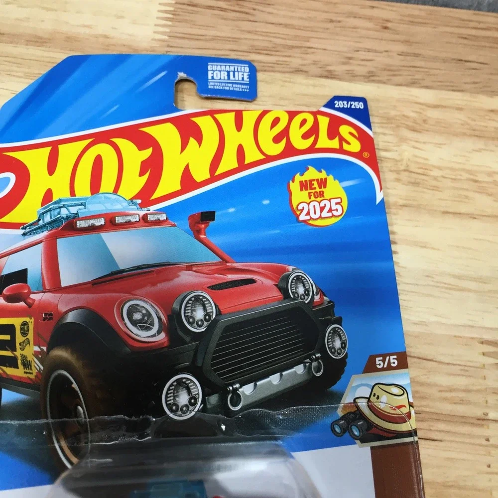 Hot Wheels Toy Car 2025 Safari Mode Lil' Roar 203/250 1:64 Red